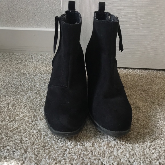 Black booties size 9 - Picture 3 of 4